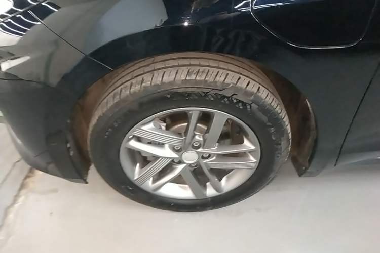 Used Hongqi E-QM5 2025 500km Range Commuter Version Left Front Wheel Hub