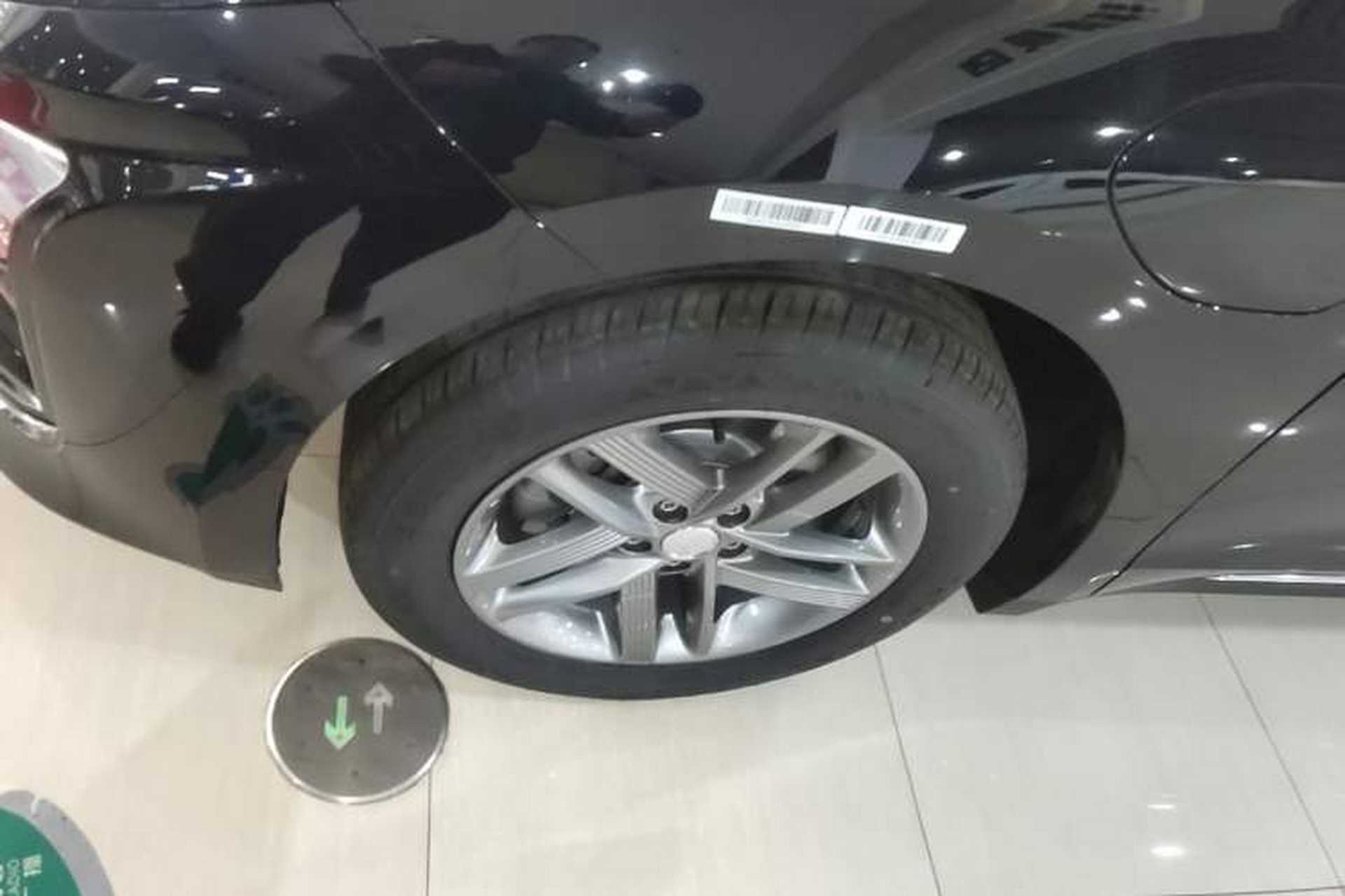 Used Hongqi E-QM5 2025 500km Range Commuter Version Left Front Wheel Hub