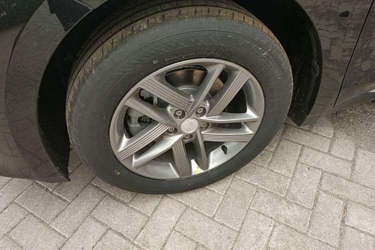 Used Hongqi E-QM5 2025 500km Range Commuter Version Left Front Wheel Hub