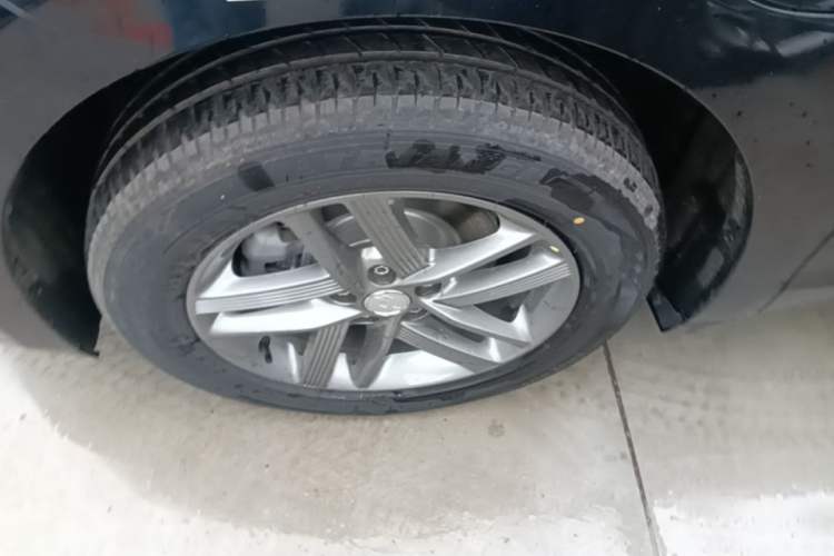 Used Hongqi E-QM5 2025 610 km PLUS Left Front Wheel Hub
