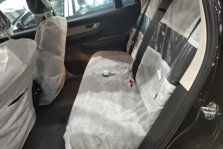 Used Hongqi E-QM5 2025 500km Range Commuter Version Left Rear Seat