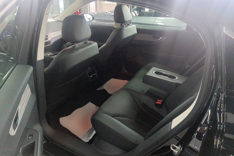 Used Hongqi E-QM5 2025 500km Range Commuter Version Left Rear Seat