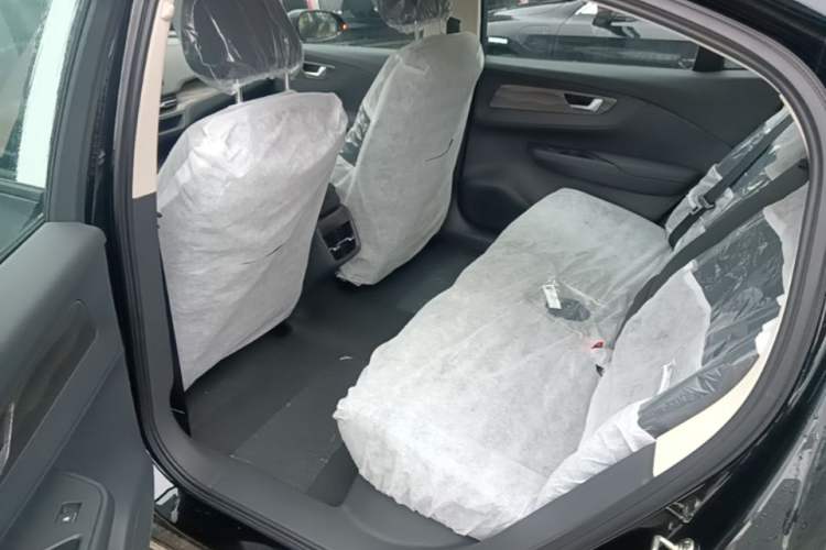 Used Hongqi E-QM5 2025 610 km PLUS Left Rear Seat