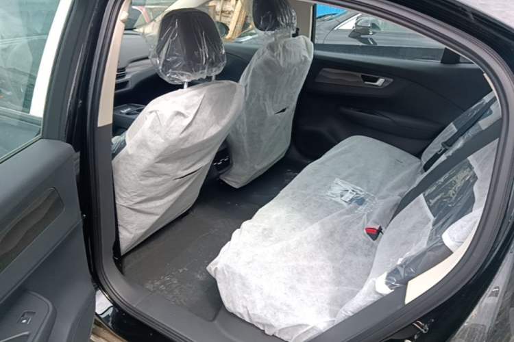Used Hongqi E-QM5 2025 610 km PLUS Left Rear Seat