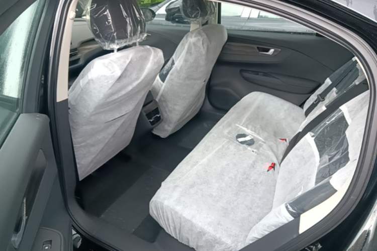 Used Hongqi E-QM5 2025 610 km PLUS Left Rear Seat