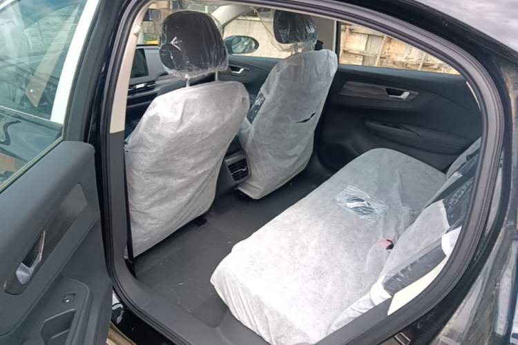 Used Hongqi E-QM5 2025 610 km PLUS Left Rear Seat