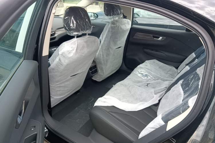 Used Hongqi E-QM5 2025 610 km PLUS Left Rear Seat
