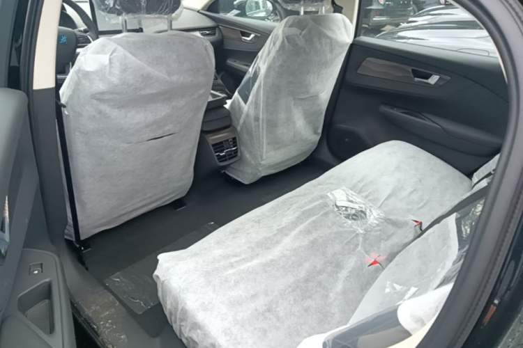 Used Hongqi E-QM5 2025 610 km PLUS Left Rear Seat