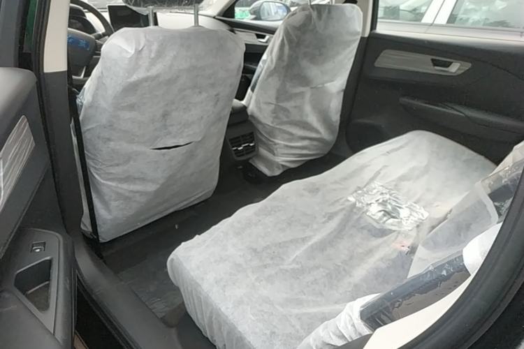 Used Hongqi E-QM5 2025 500km Range Commuter Version Left Rear Seat
