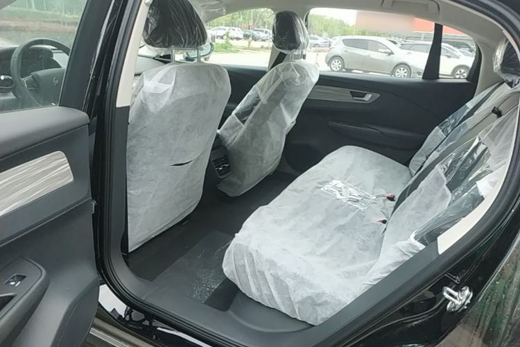 Used Hongqi E-QM5 2025 500km Range Commuter Version Left Rear Seat