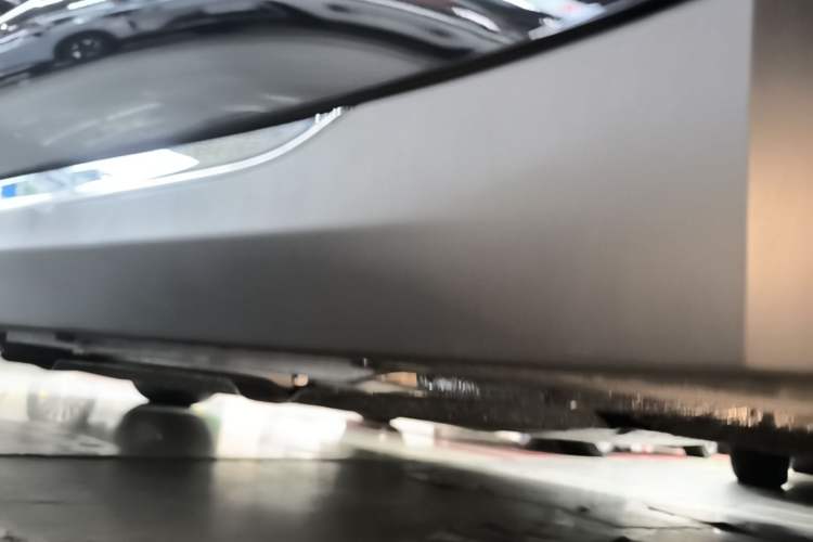 Used Hongqi E-QM5 2025 610 km PLUS Left Side Sill