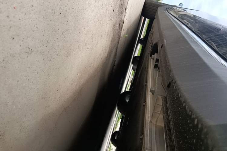 Used Hongqi E-QM5 2025 610 km PLUS Left Side Sill