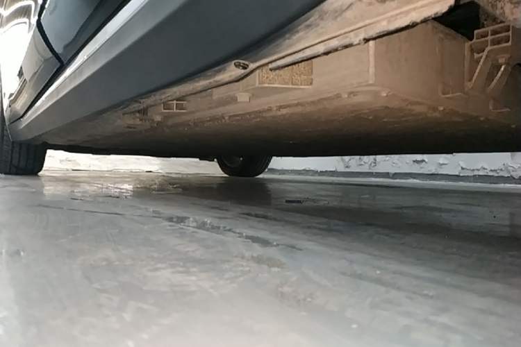 Used Hongqi E-QM5 2025 500km Range Commuter Version Left Side Sill