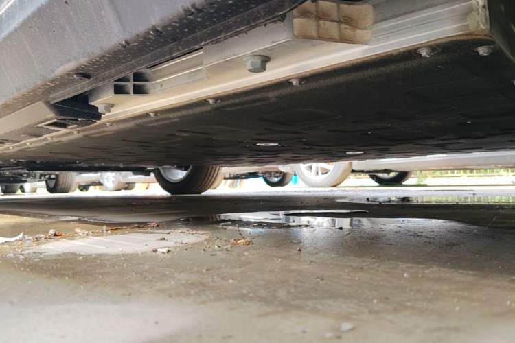 Used Hongqi E-QM5 2025 610 km PLUS Left Side Sill