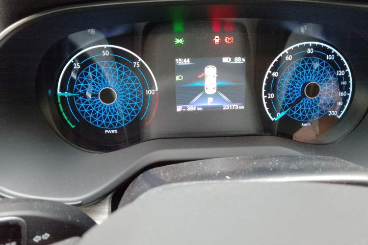 Used Hongqi E-QM5 2025 610 km PLUS Odometer Close Up
