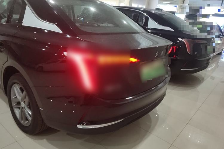 Used Hongqi E-QM5 2025 500km Range Commuter Version Rear