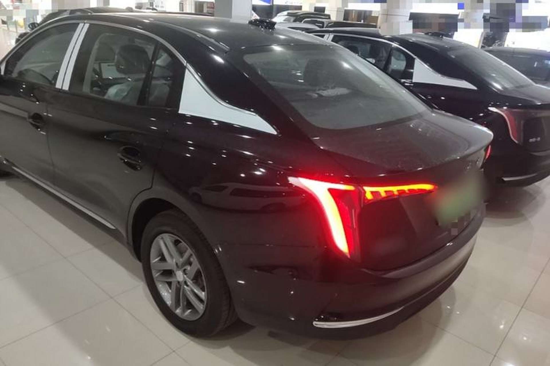 Used Hongqi E-QM5 2025 500km Range Commuter Version Rear Left 45 Deg