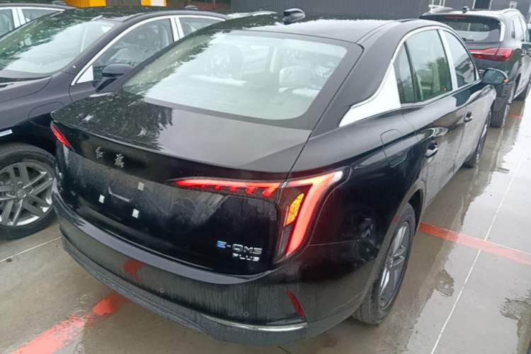 Used Hongqi E-QM5 2025 610 km PLUS Rear Right 45 Deg