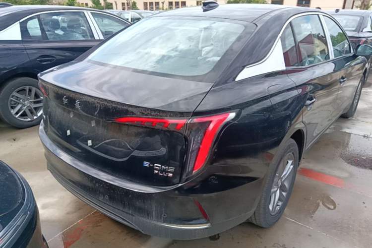 Used Hongqi E-QM5 2025 610 km PLUS Rear Right 45 Deg
