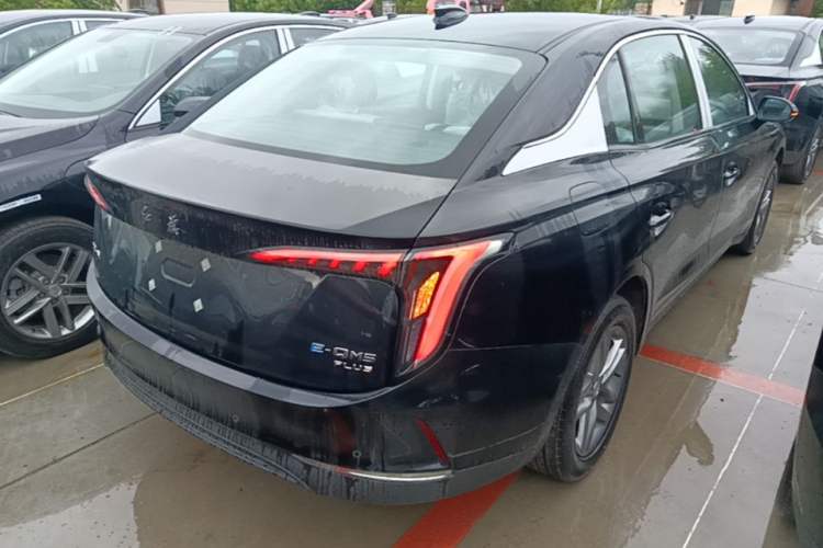Used Hongqi E-QM5 2025 610 km PLUS Rear Right 45 Deg