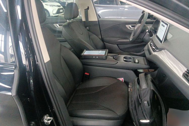 Used Hongqi E-QM5 2025 500km Range Commuter Version Right Front Seat