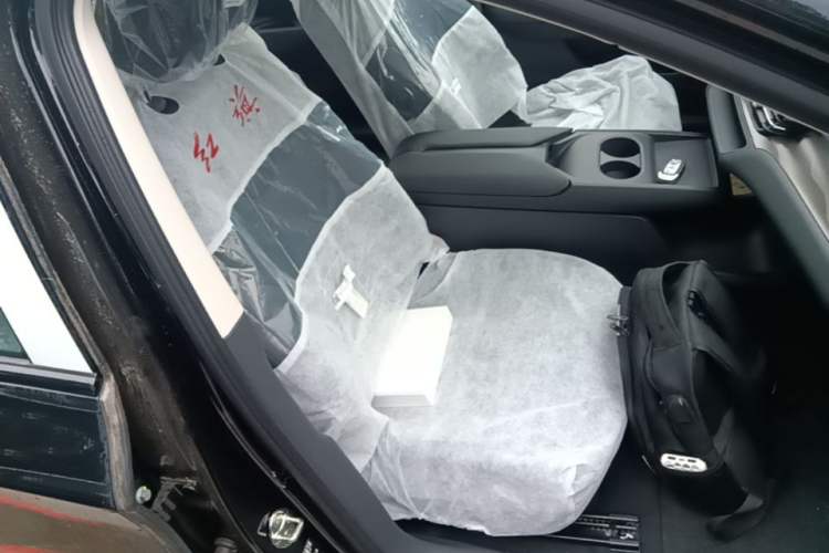 Used Hongqi E-QM5 2025 610 km PLUS Right Front Seat