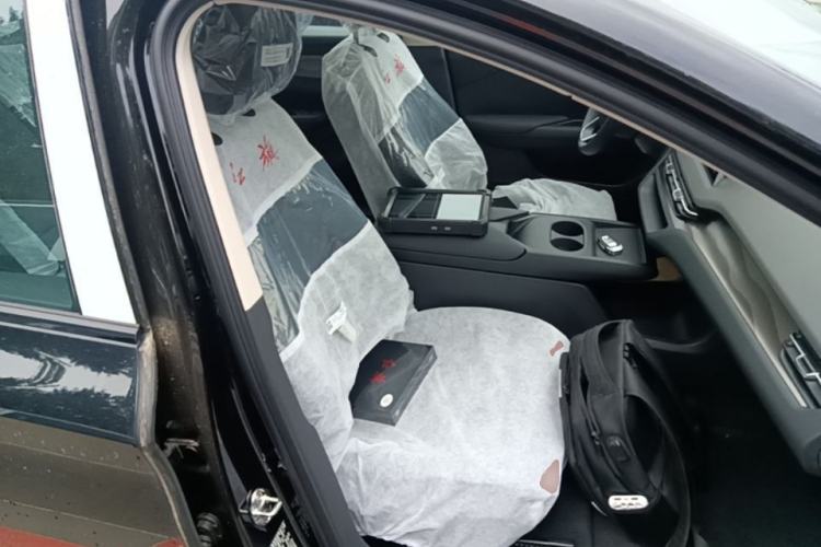 Used Hongqi E-QM5 2025 610 km PLUS Right Front Seat