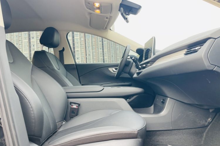 Used Hongqi E-QM5 2025 500km Range Commuter Version Right Front Seat