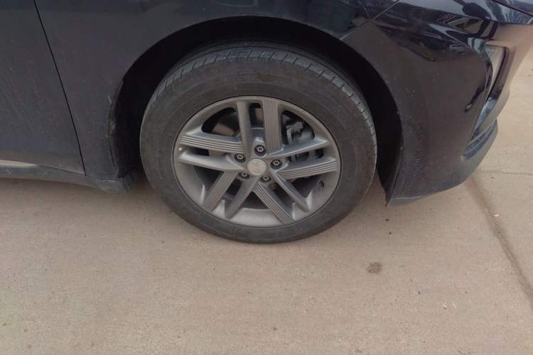 Used Hongqi E-QM5 2025 610 km PLUS Right Front Wheel Hub