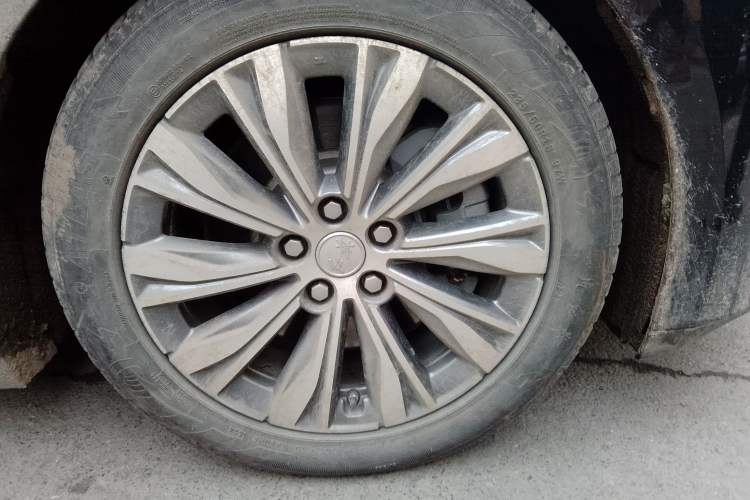 Used Hongqi E-QM5 2025 610 km PLUS Right Front Wheel Hub