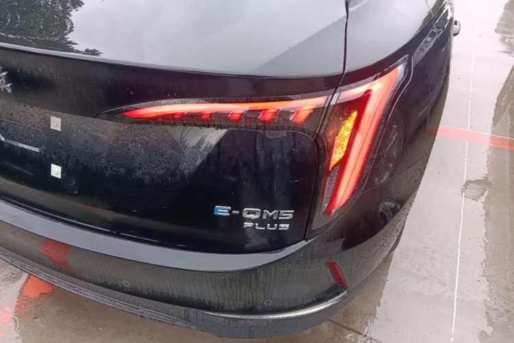 Used Hongqi E-QM5 2025 610 km PLUS Right Rear Taillight