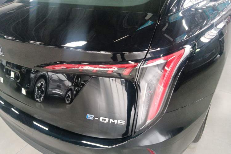 Used Hongqi E-QM5 2025 500km Range Commuter Version Right Rear Taillight