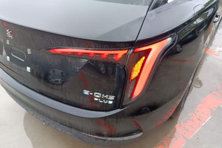 Used Hongqi E-QM5 2025 610 km PLUS Right Rear Taillight