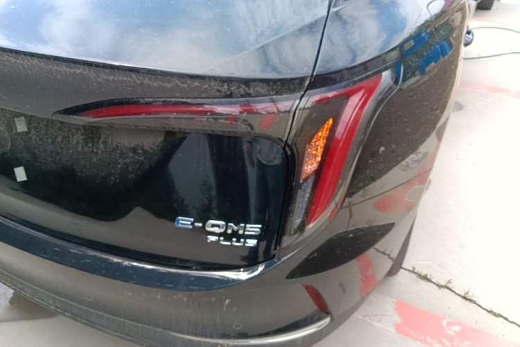 Used Hongqi E-QM5 2025 610 km PLUS Right Rear Taillight