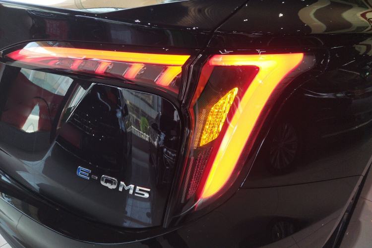 Used Hongqi E-QM5 2025 500km Range Commuter Version Right Rear Taillight