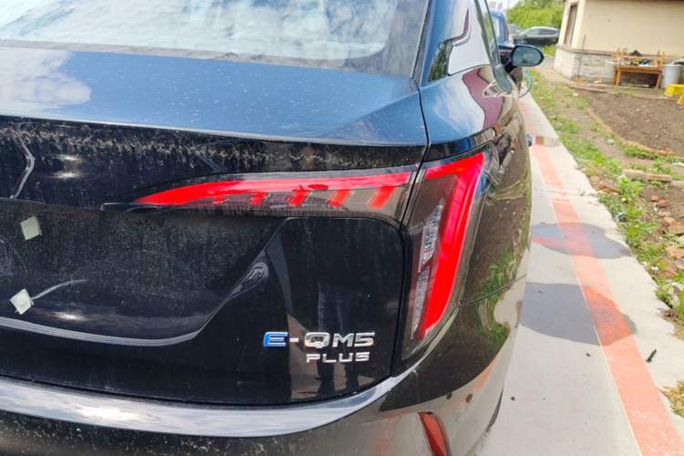 Used Hongqi E-QM5 2025 610 km PLUS Right Rear Taillight