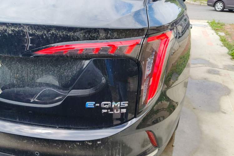 Used Hongqi E-QM5 2025 610 km PLUS Right Rear Taillight