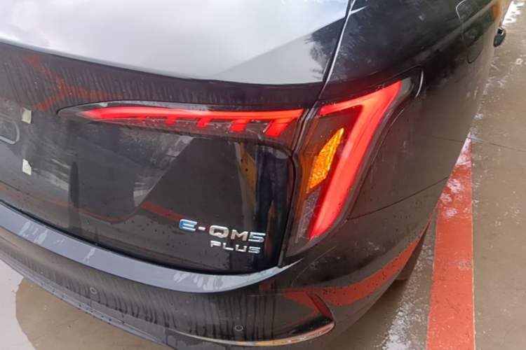 Used Hongqi E-QM5 2025 610 km PLUS Right Rear Taillight
