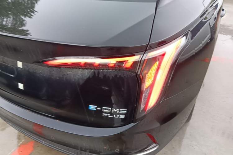 Used Hongqi E-QM5 2025 610 km PLUS Right Rear Taillight
