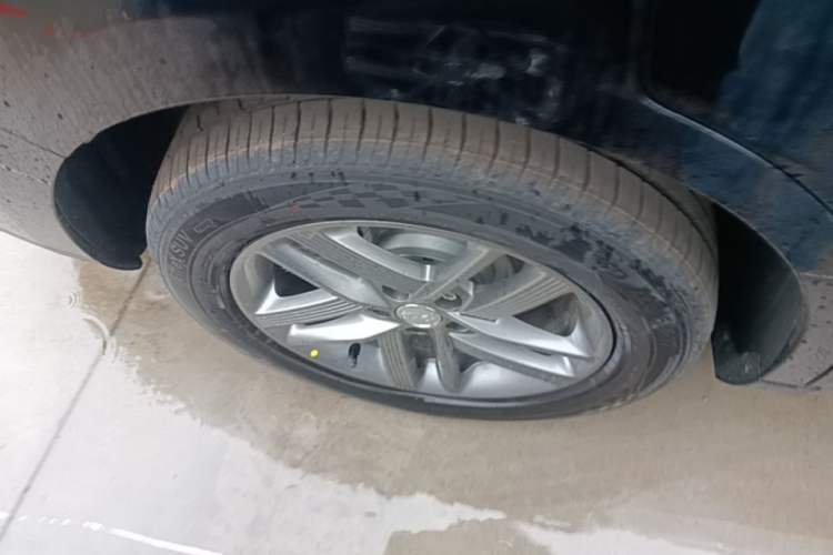 Used Hongqi E-QM5 2025 610 km PLUS Right Rear Wheel Hub