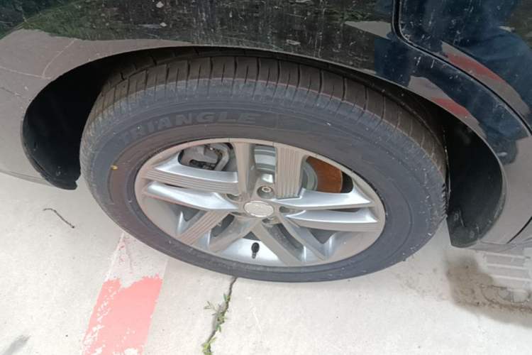 Used Hongqi E-QM5 2025 610 km PLUS Right Rear Wheel Hub