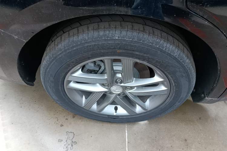 Used Hongqi E-QM5 2025 610 km PLUS Right Rear Wheel Hub