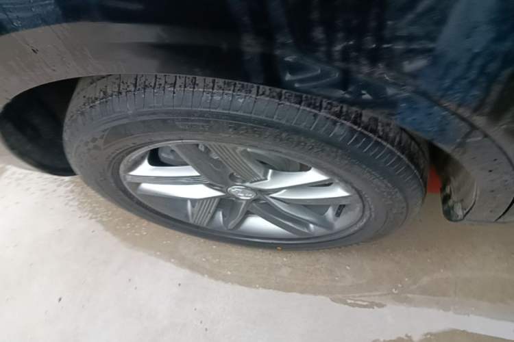 Used Hongqi E-QM5 2025 610 km PLUS Right Rear Wheel Hub