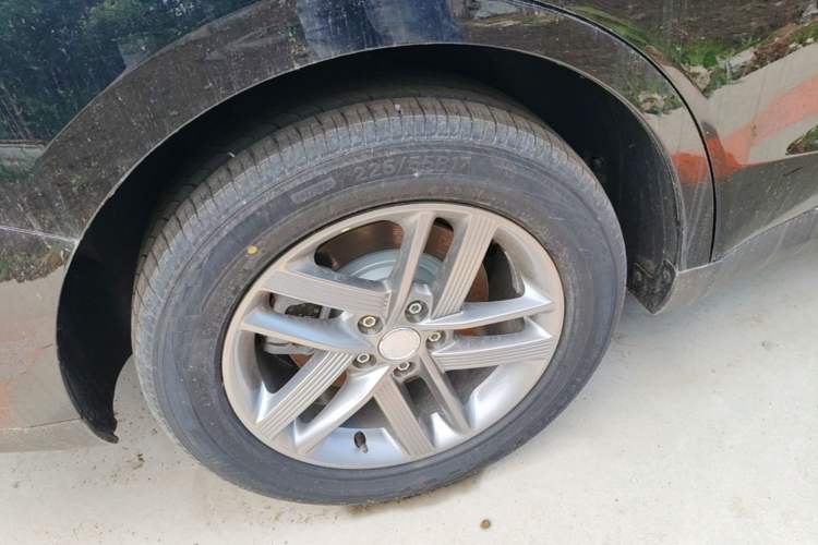Used Hongqi E-QM5 2025 610 km PLUS Right Rear Wheel Hub