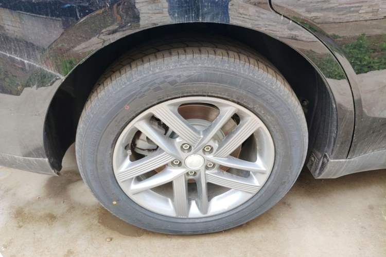 Used Hongqi E-QM5 2025 610 km PLUS Right Rear Wheel Hub