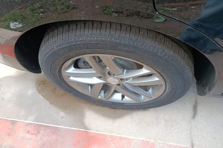 Used Hongqi E-QM5 2025 610 km PLUS Right Rear Wheel Hub