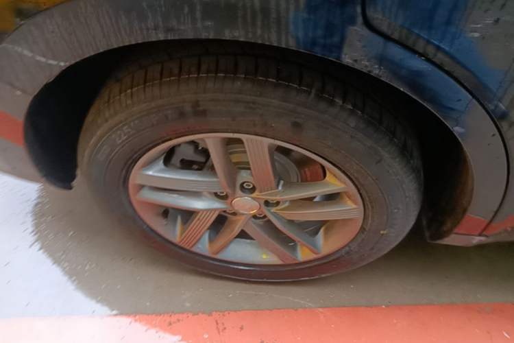 Used Hongqi E-QM5 2025 610 km PLUS Right Rear Wheel Hub