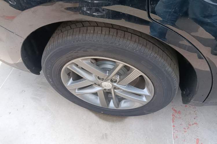 Used Hongqi E-QM5 2025 610 km PLUS Right Rear Wheel Hub