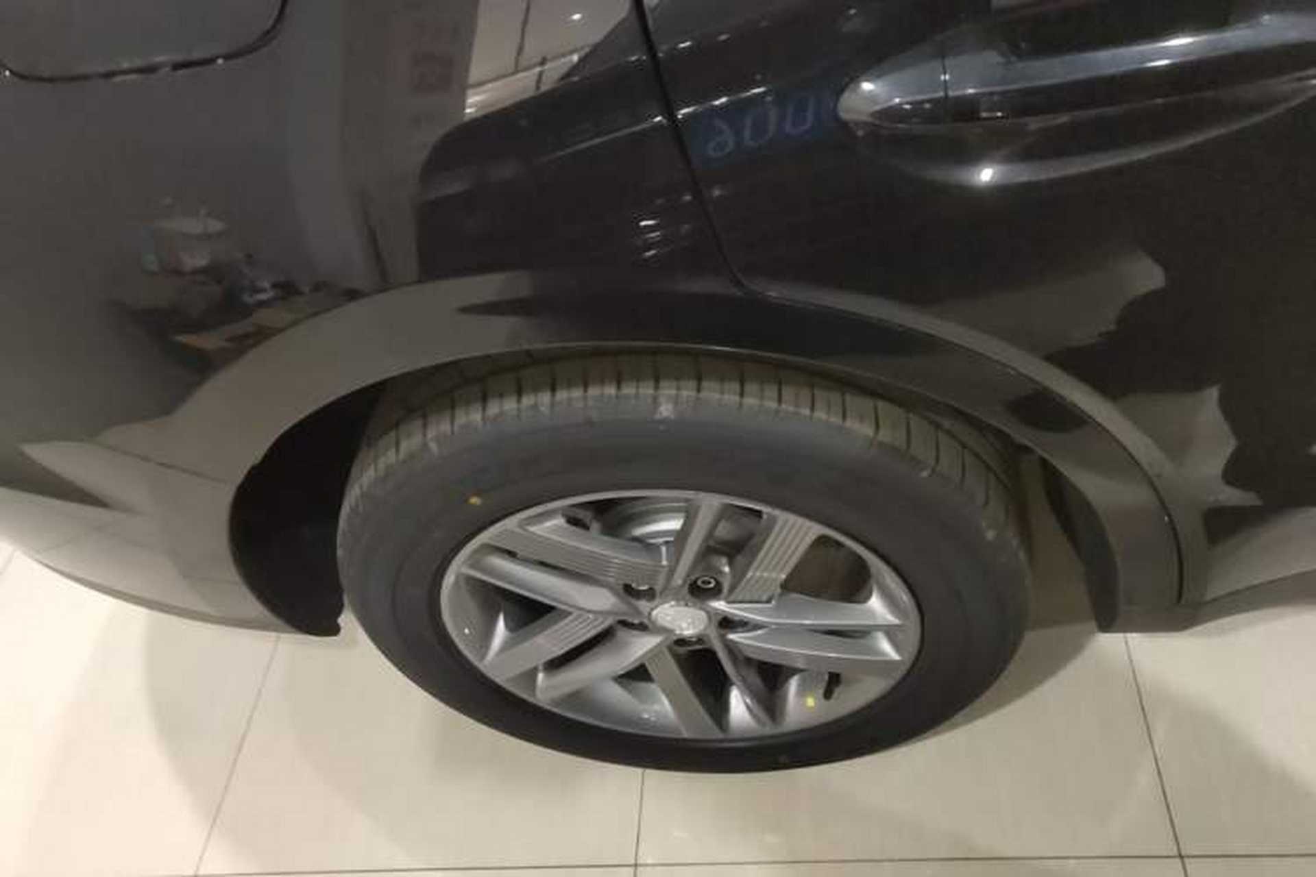 Used Hongqi E-QM5 2025 500km Range Commuter Version Right Rear Wheel Hub