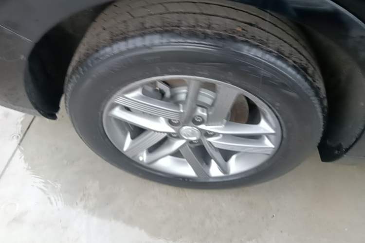 Used Hongqi E-QM5 2025 610 km PLUS Right Rear Wheel Hub